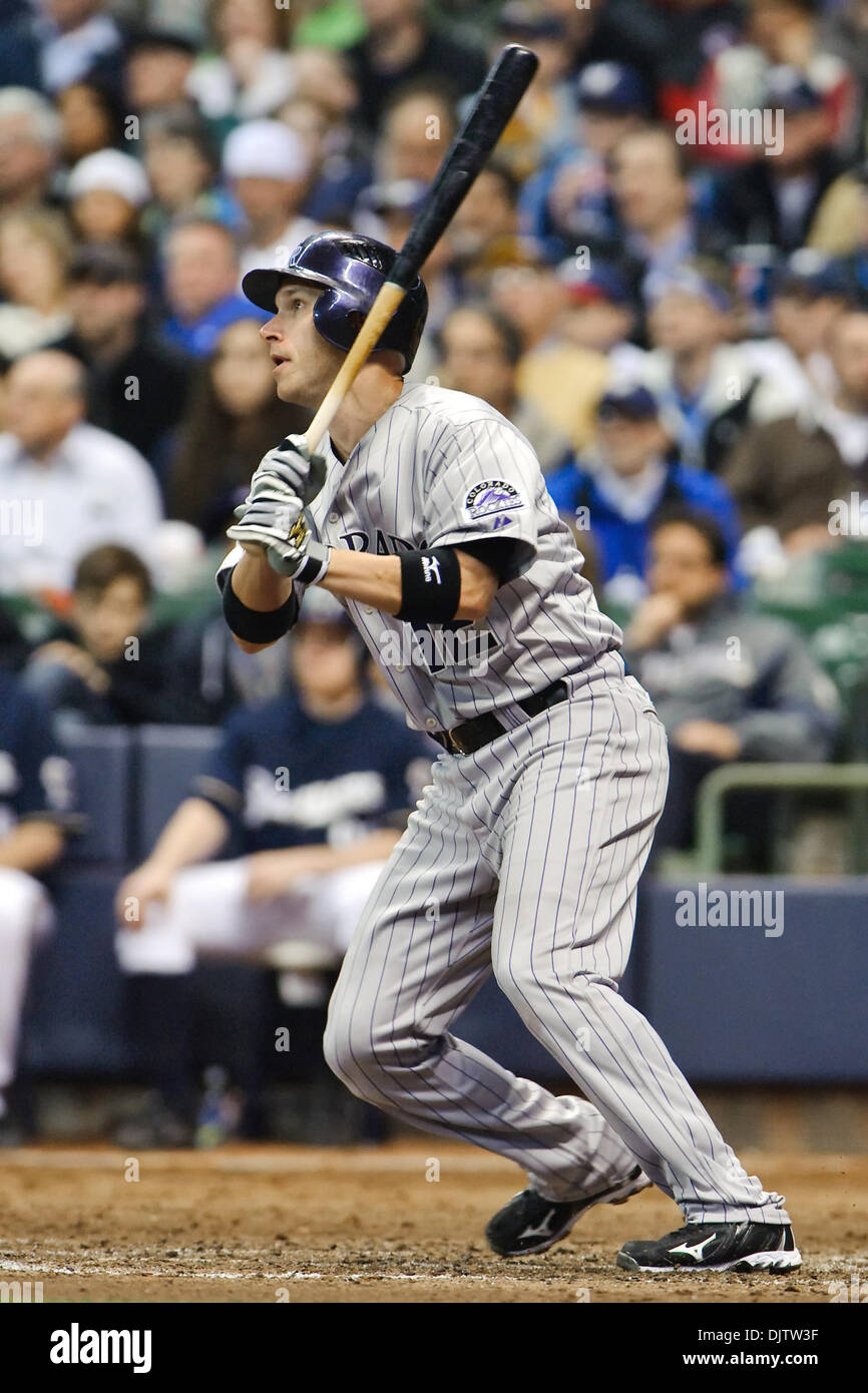 Rockies du Colorado Le deuxième but Clint Barmes (12) pendant le jeu entre les Rockies du Colorado et les Brewers de Milwaukee au Miller Park de Milwaukee. Les brasseurs, défait les Rocheuses 7-5. (Crédit Image : © John Rowland/ZUMApress.com) Southcreek/mondial Banque D'Images