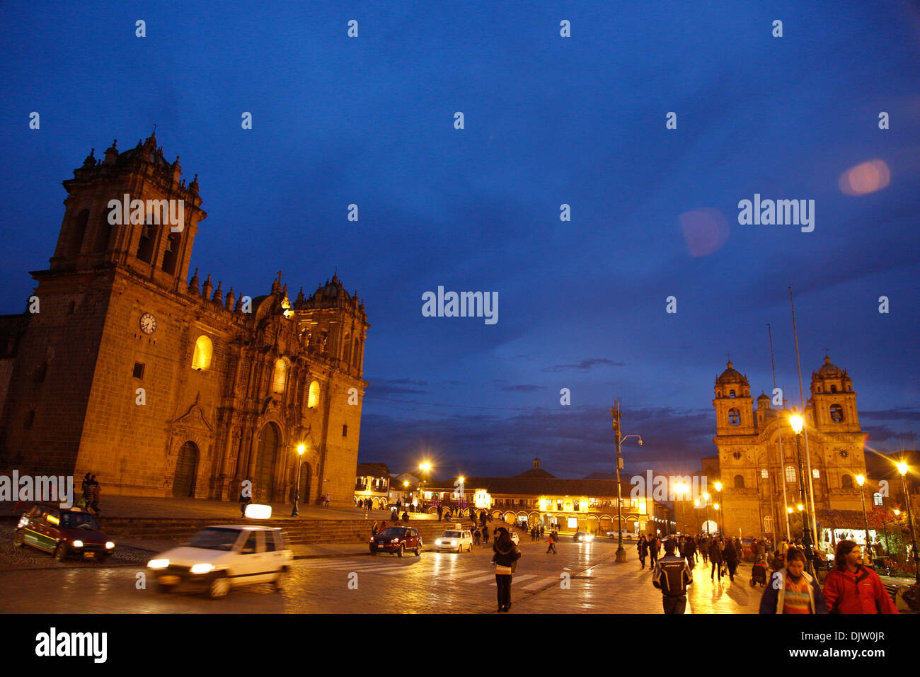 Plaza de Armas avec la Cathédrale et l'Iglesia de la Compania de Jesus church, Cuzco, Pérou. Banque D'Images