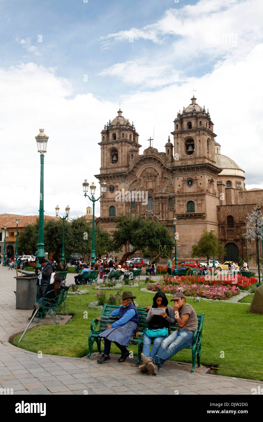 Plaza de Armas et la cathédrale en arrière-plan, Cuzco, Pérou. Banque D'Images