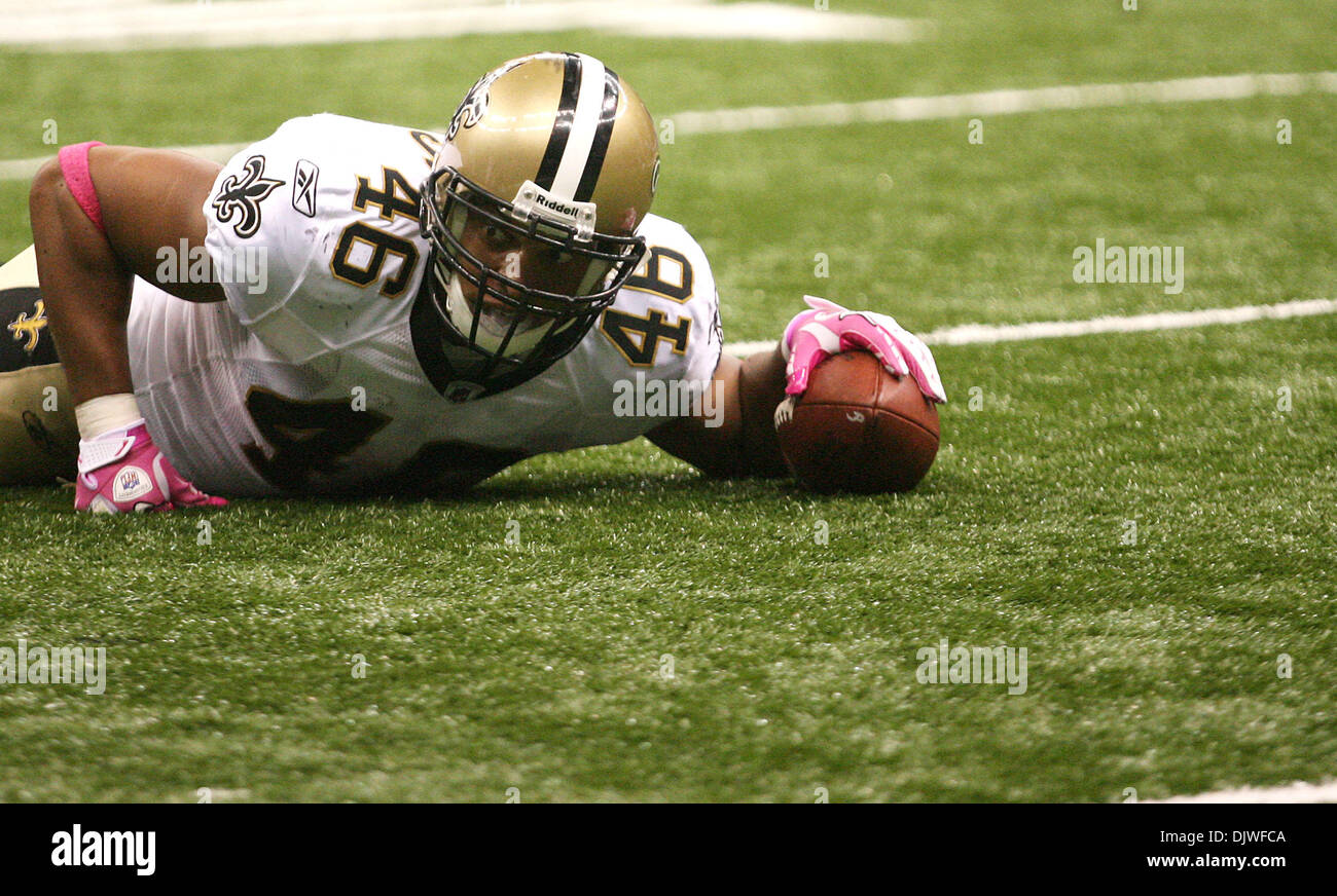 Oct 3, 2010 - La Nouvelle Orléans, Louisiane, États-Unis - NFL football - Nouvelle Orleans Saint LADELL BETTS après la descente tout en jouant contre les Panthers durant la saison régulière de la NFL à la Nouvelle Orléans, Louisiane, USA le 3 octobre 2010. Les Saints battre les Panthers 16-15. (Crédit Image : © Dan Anderson/ZUMApress.com) Banque D'Images