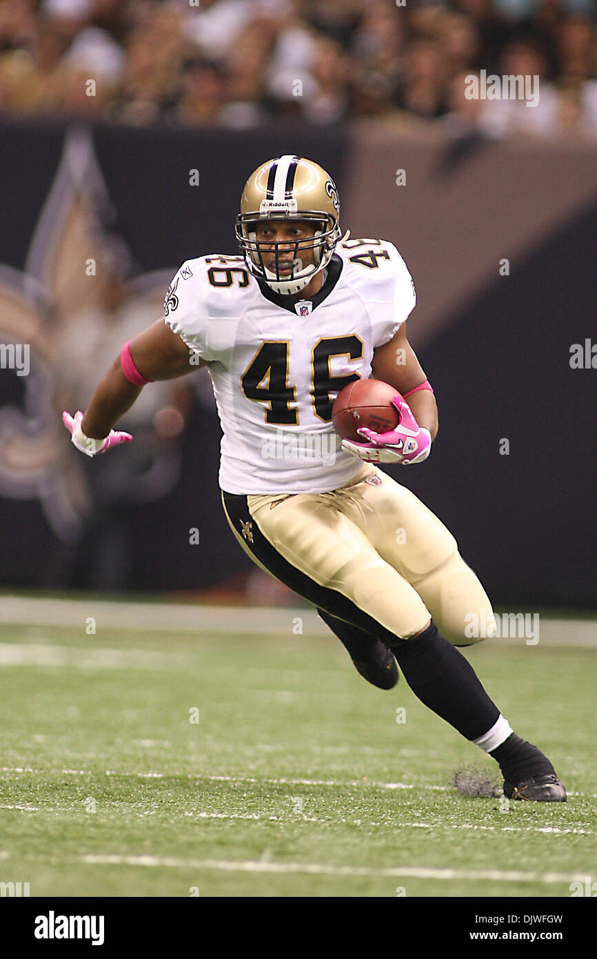 Oct 3, 2010 : New Orleans Saints running back Ladell Betts (46) exécute la balle au cours d'action de jeu entre les New Orleans Saints et les Panthers au Louisiana Superdome à la Nouvelle Orléans, Louisiane. Les Saints a gagné 16-15. (Crédit Image : © Donald Page/global/ZUMApress.com) Southcreek Banque D'Images