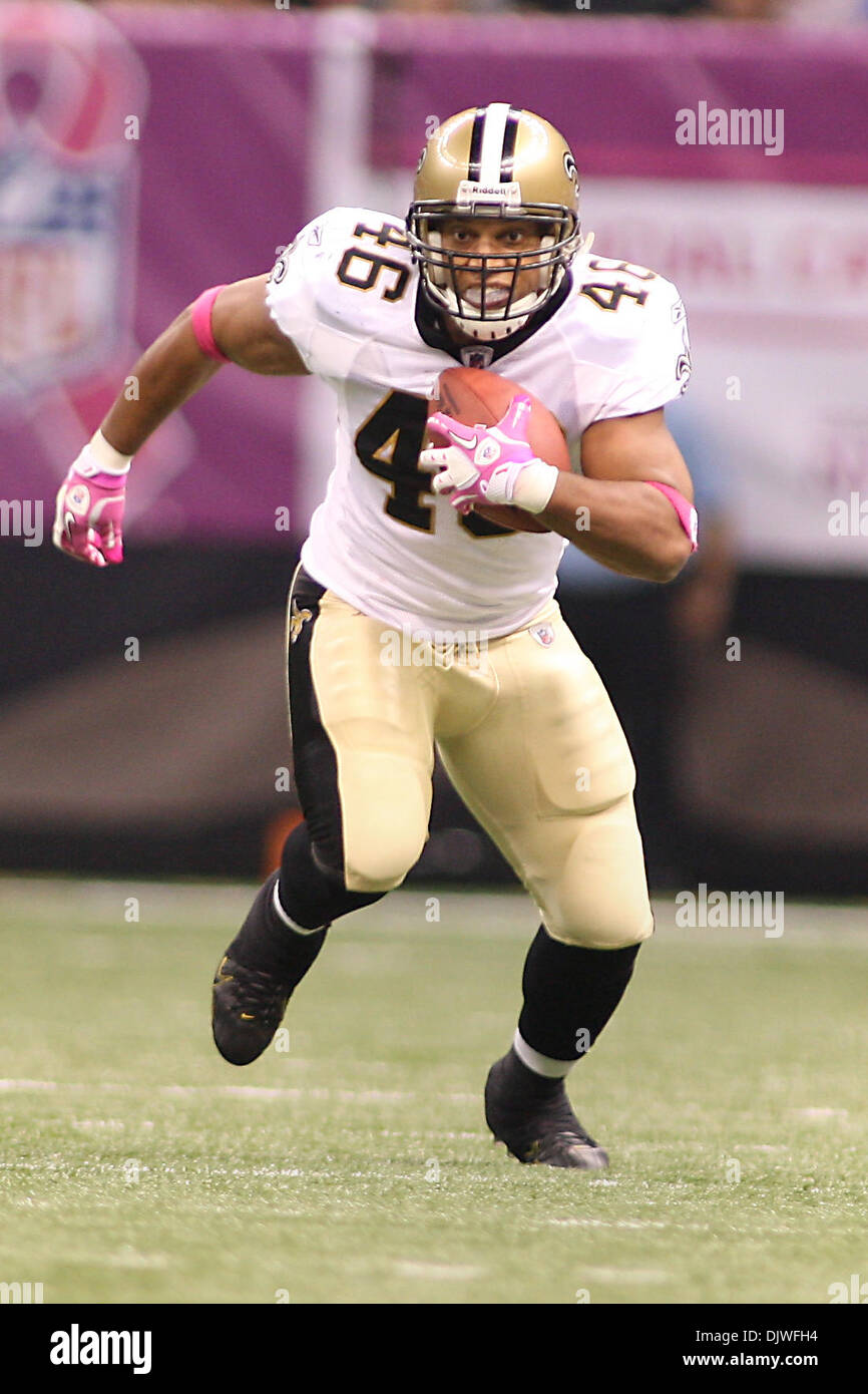 Oct 3, 2010 : New Orleans Saints running back Ladell Betts (46) exécute la balle au cours d'action de jeu entre les New Orleans Saints et les Panthers au Louisiana Superdome à la Nouvelle Orléans, Louisiane. Les Saints a gagné 16-15. (Crédit Image : © Donald Page/global/ZUMApress.com) Southcreek Banque D'Images