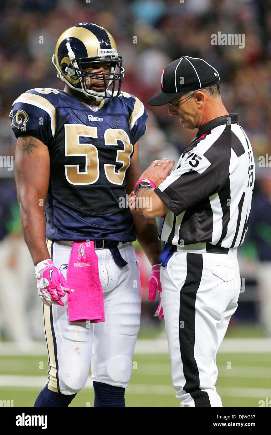 03 octobre, 2010 - Saint Louis, Missouri, United States of America - Saint Louis Rams en dehors de secondeur Na'il Diggs (# 53) parle d'une des au cours d'un match entre le Saint Louis Rams et les Seahawks de Seattle à l'Edward Jones Dome à Saint Louis, Missouri. Les Béliers défait Seahawks 20-3. (Crédit Image : © Jimmy Simmons/ZUMApress.com) Southcreek/mondial Banque D'Images