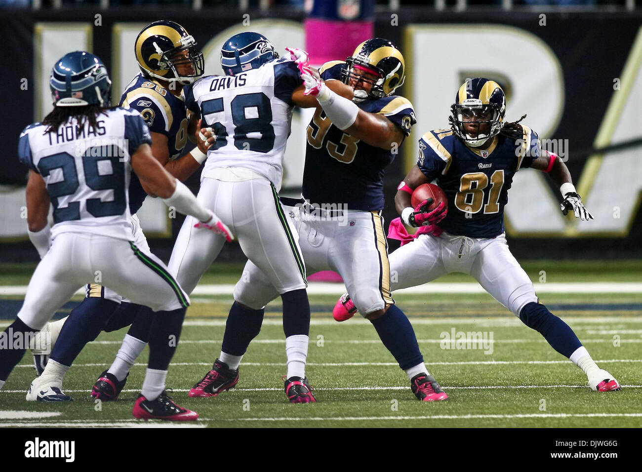 3 octobre 2010 - Saint Louis, Missouri, United States of America - Saint Louis Rams Mardy Gilyard Wide Receiver (# 81) coupe d'exécuter la balle lors d'un match entre le Saint Louis Rams et les Seahawks de Seattle à l'Edward Jones Dome à Saint Louis, Missouri. Les Rams a battu les Seahawks 20-3. (Crédit Image : © Scott Kane/ZUMApress.com) Southcreek/mondial Banque D'Images