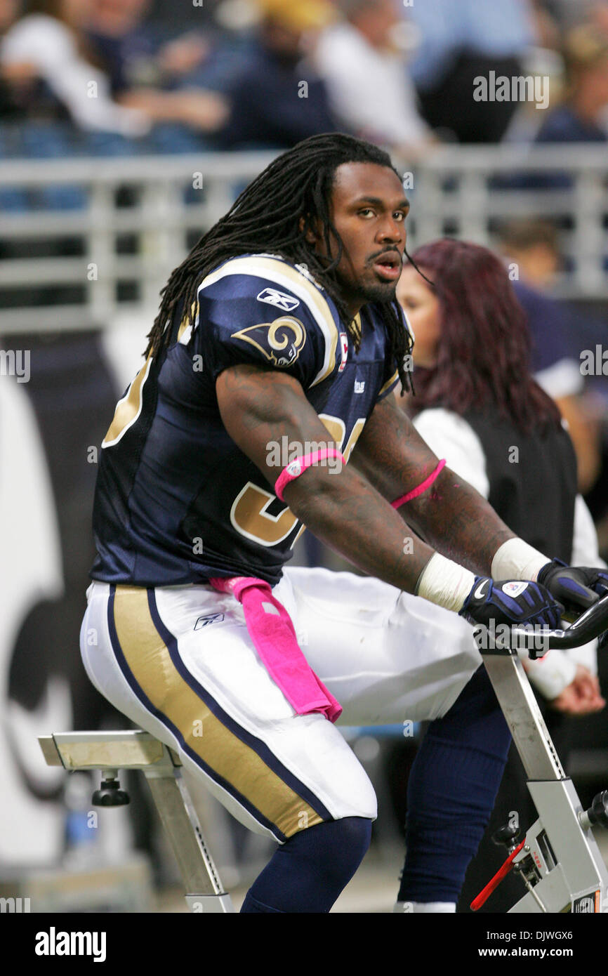 03 octobre, 2010 - Saint Louis, Missouri, United States of America - Saint Louis Rams Running Back Steven Jackson (# 39) au cours d'un match entre le Saint Louis Rams et les Seahawks de Seattle à l'Edward Jones Dome à Saint Louis, Missouri. Les Béliers défait Seahawks 20-3. (Crédit Image : © Jimmy Simmons/ZUMApress.com) Southcreek/mondial Banque D'Images