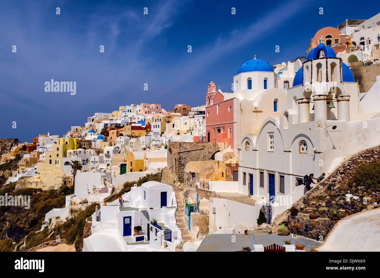 Maisons colorées à Oia Banque D'Images