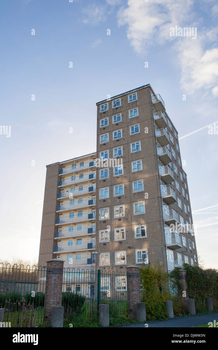 Autoroutes a 10 story T-plan de tour sur York Road, Leeds, Linson Gipton, construit en 1960 et contient 60 appartements Banque D'Images