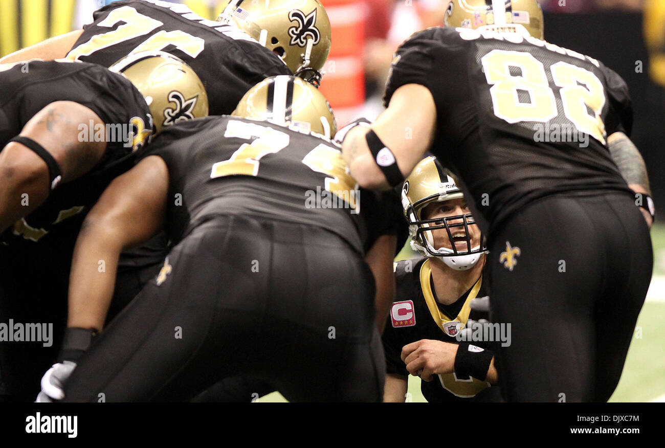Oct 31, 2010 - La Nouvelle Orléans, Louisiane, États-Unis - 2010 - football américain NFL New Orleans Saints quarterback Drew Brees parle à ses coéquipiers avant de jouer contre les Steelers de Pittsburgh au cours de saison régulière à la Nouvelle-Orléans, Louisiane le 31 octobre 2010. (Crédit Image : © Dan Anderson/ZUMApress.com) Banque D'Images