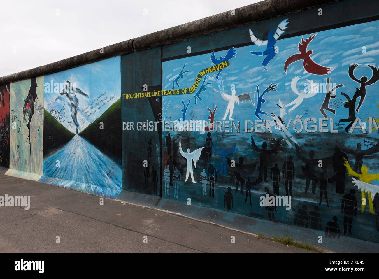 Le Graffiti avait des murs qui font partie de la East Side Gallery à Berlin, Allemagne. Banque D'Images