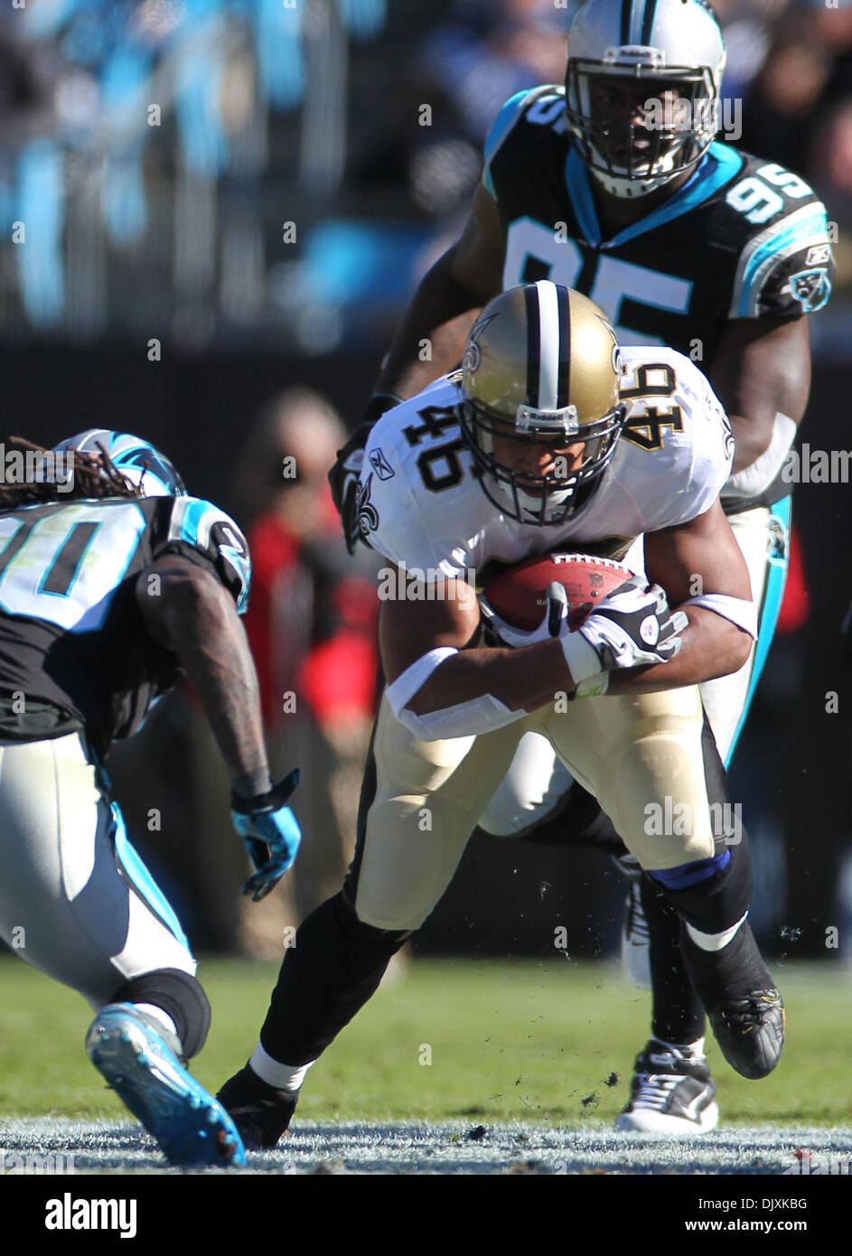 Le 7 novembre 2010 - Charlotte, Caroline du Nord, États-Unis d'Amérique - New Orleans Saints running back Ladell Betts (46) Recherche pour l'exécution d'Ivory dans le jeu entre les New Orleans Saints et les Panthers au stade Bank of America. Les Saints défait les Panthers 34-3. (Crédit Image : © Margaret Bowles/ZUMApress.com) Southcreek/mondial Banque D'Images