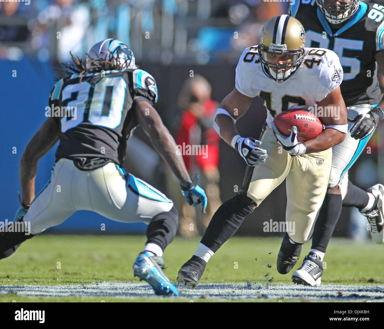 Le 7 novembre 2010 - Charlotte, Caroline du Nord, États-Unis d'Amérique - New Orleans Saints running back Ladell Betts (46) Recherche pour l'exécution d'Ivory dans le jeu entre les New Orleans Saints et les Panthers au stade Bank of America. Les Saints défait les Panthers 34-3. (Crédit Image : © Margaret Bowles/ZUMApress.com) Southcreek/mondial Banque D'Images