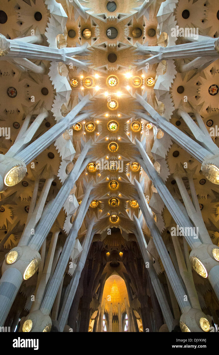 La Sagrada Familia Interior Banque d'image et photos - Alamy
