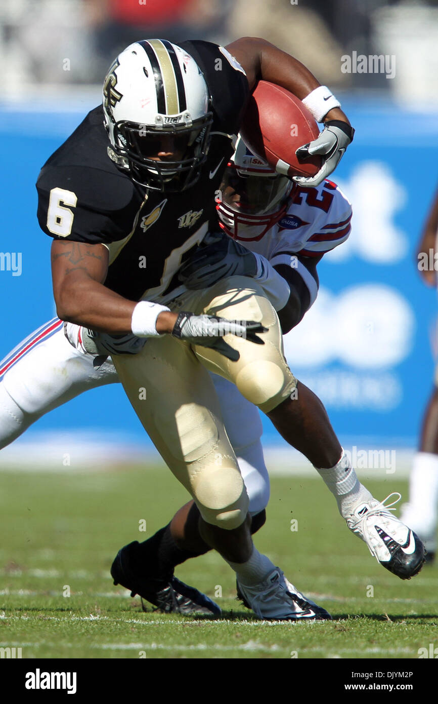 4 décembre 2010 - Orlando, Floride, États-Unis d'Amérique - .UCF Knights le receveur Brian Watters (6) au cours de la Conference USA championnats de football tenue à Bright House Networks Stadium à Orlando, Floride. UCF mène 10-0 à la mi-temps. (Crédit Image : © Don Montague/ZUMAPRESS.com) Southcreek/mondial Banque D'Images