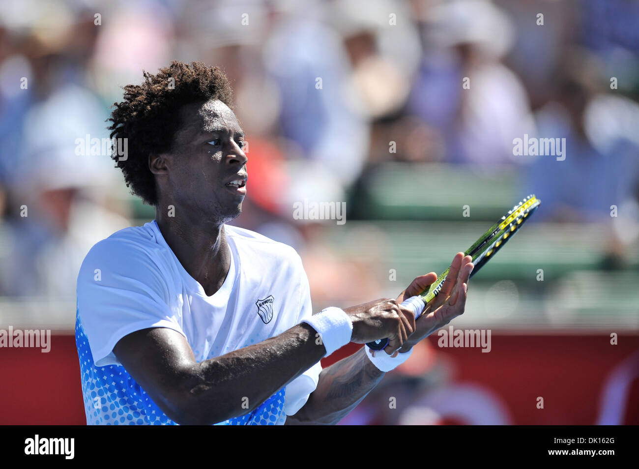 15 janvier 2011 - Melbourne, Victoria, Australie - Gael Monfils (FRA) frappe un coup droit à la finale du 2011 AAMI Classic contre Lleyton Hewitt (AUS) à Kooyong Tennis Club à Melbourne, Australie. (Crédit Image : © basse Sydney/global/ZUMAPRESS.com) Southcreek Banque D'Images