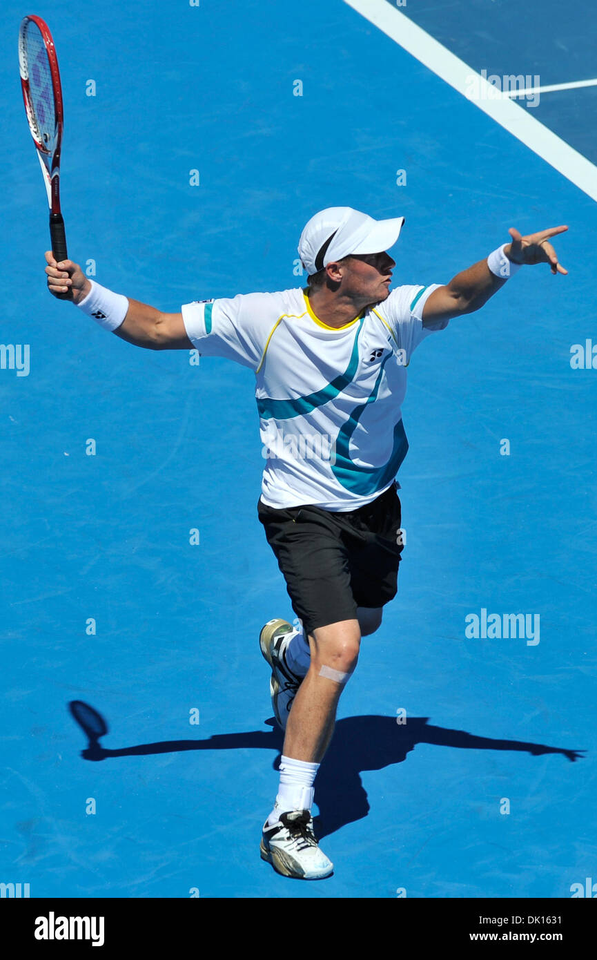 15 janvier 2011 - Melbourne, Victoria, Australie - Lleyton Hewitt (AUS) se prépare à frapper un coup droit à la finale du 2011 AAMI Classic contre Gaël Monfils (FRA) à Kooyong Tennis Club à Melbourne, Australie. (Crédit Image : © basse Sydney/global/ZUMAPRESS.com) Southcreek Banque D'Images