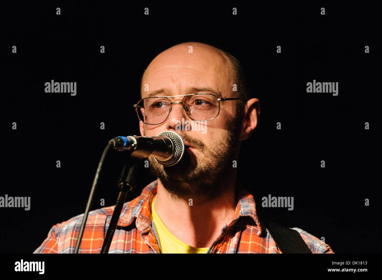 Belfast, en Irlande du Nord, Royaume-Uni. 30Th Nov 2013. Robyn G Shiels joue la boîte noire, Belfast Crédit : Stephen Barnes/Alamy Live News Banque D'Images