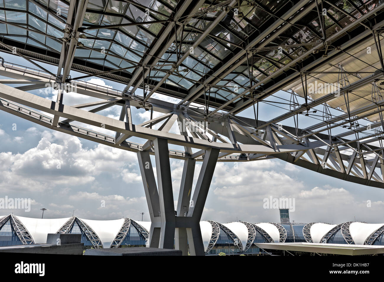 Structure de toit en acier détail de l'aéroport de Suvarnabhumi, à Bangkok, Thaïlande Banque D'Images