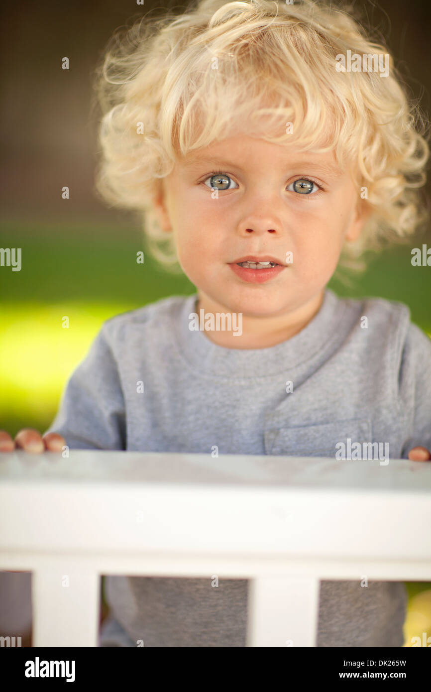 Close Up Portrait Of Blond Bebe Garcon A Rayures Derriere Fence Photo Stock Alamy Close Up Portrait Of Blond Bebe Garcon A Rayures Derriere Fence Photo Stock Alamy