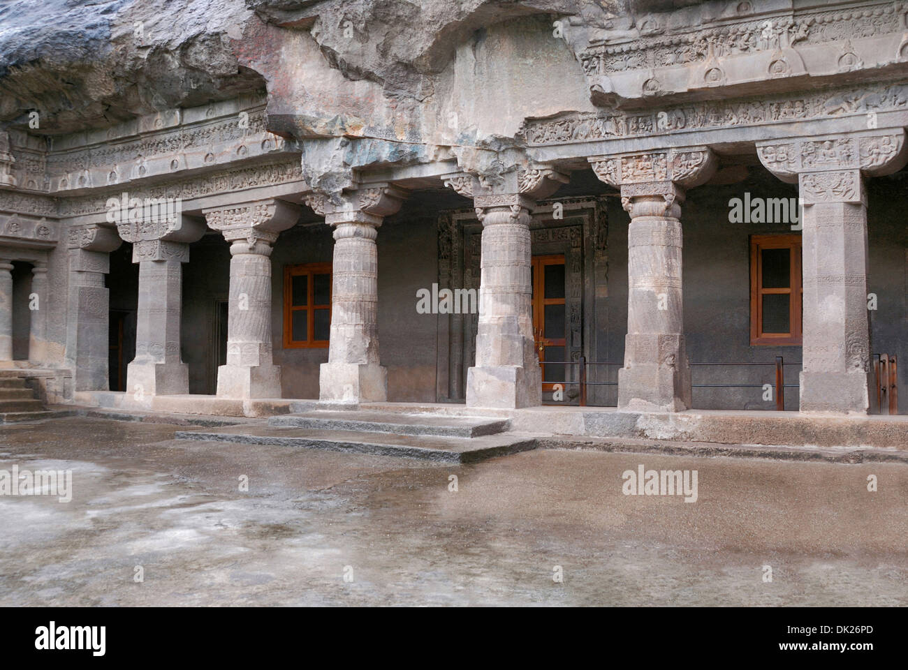 La grotte 1 : Façade de Vihara. Grottes d'Ajanta, Aurangabad, Maharashtra, Inde Banque D'Images
