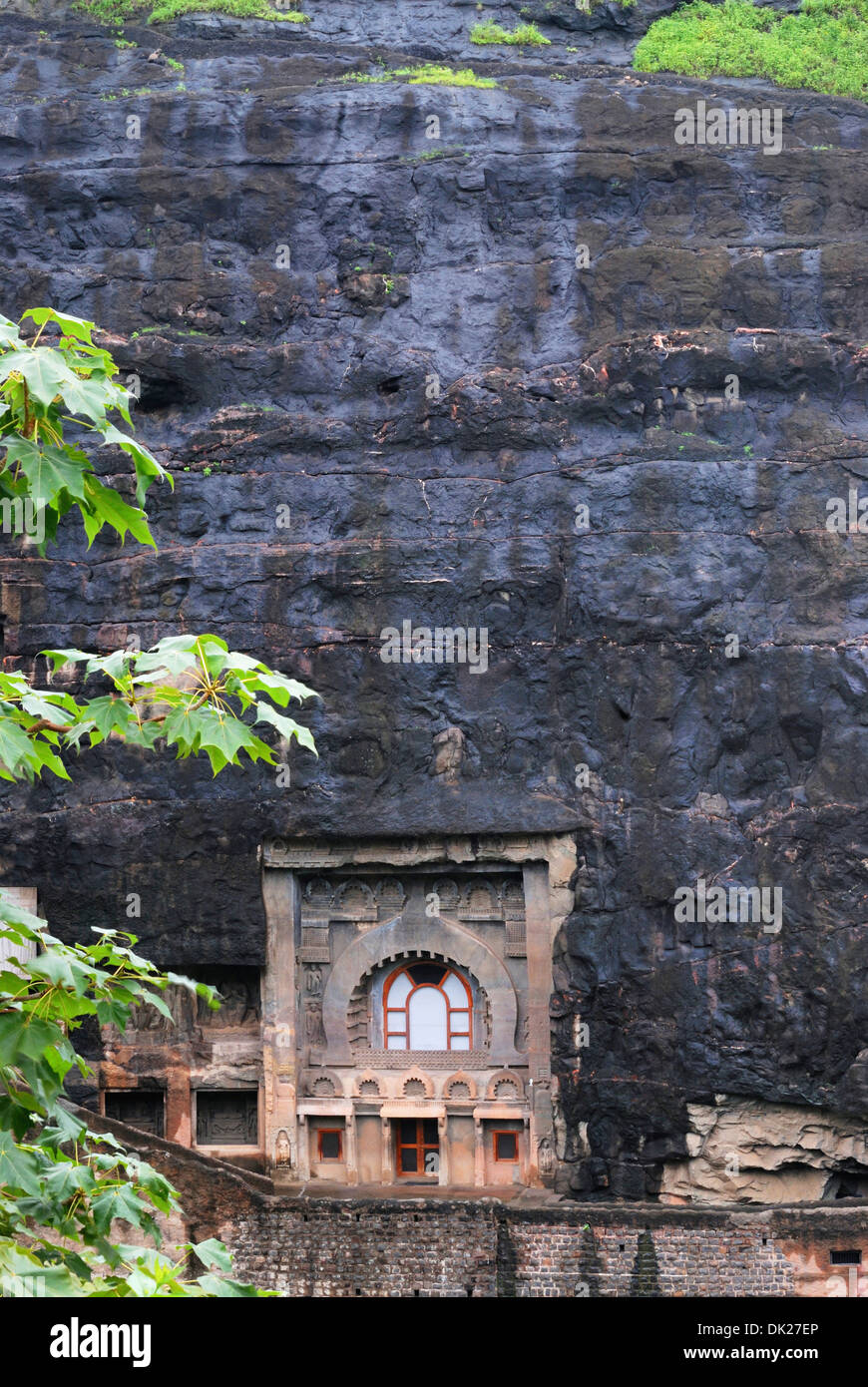 Cave 9 : Vue générale de la grotte du sud. Grottes d'Ajanta, Aurangabad, Maharashtra, Inde Banque D'Images