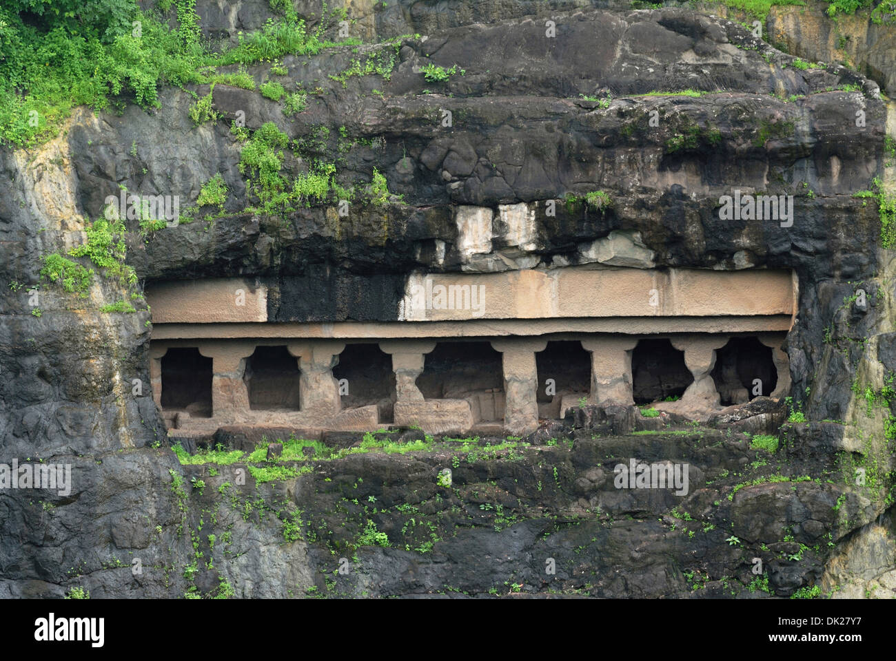 Cave 28 : Vue générale de la façade. Grottes d'Ajanta, Aurangabad, Maharashtra, Inde Banque D'Images