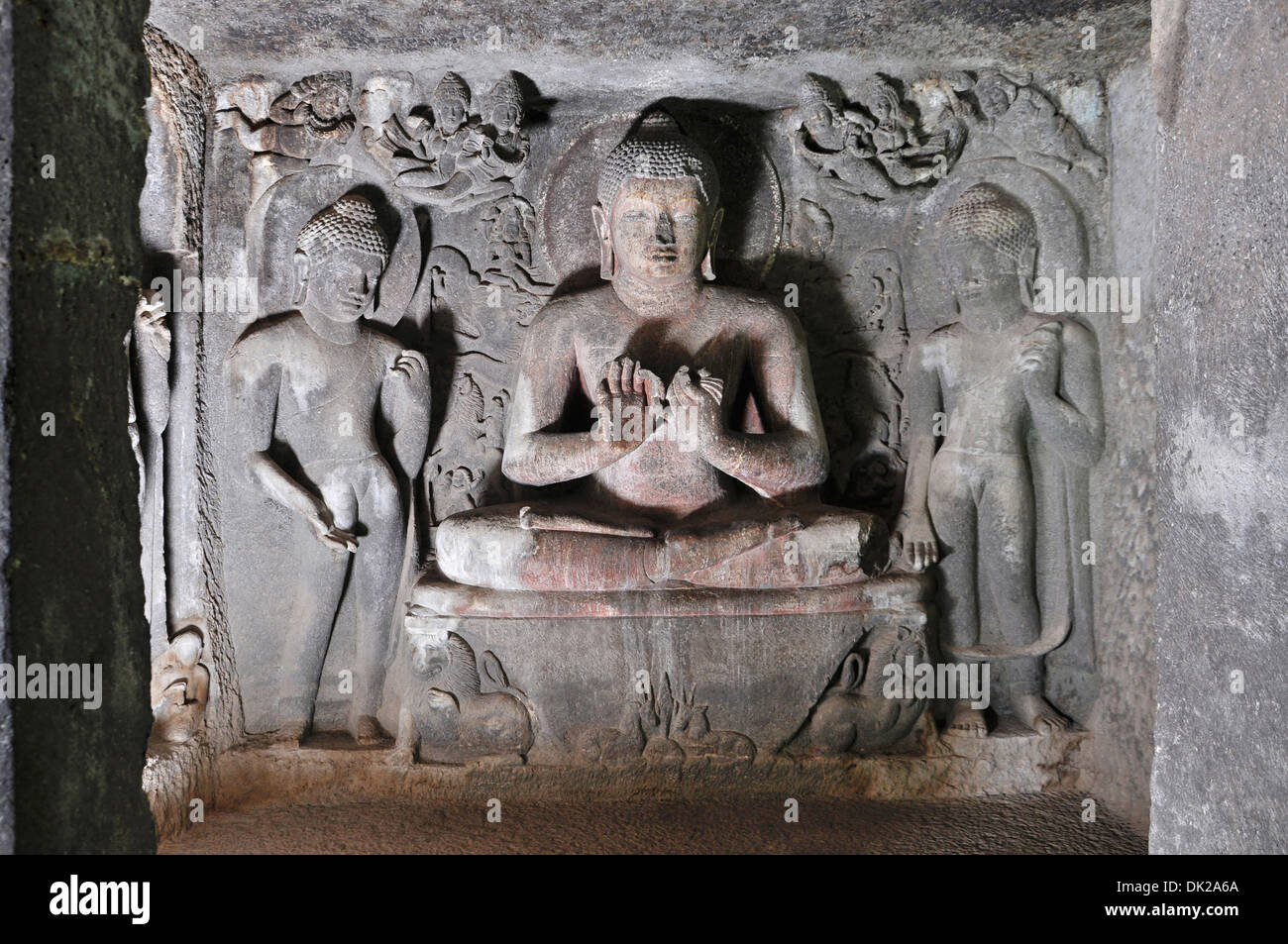 Cave Non 6 Upper : Sanctum - dans l'enseignement de Bouddha. Grottes d'Ajanta, Aurangabad, Maharashtra, Inde Banque D'Images