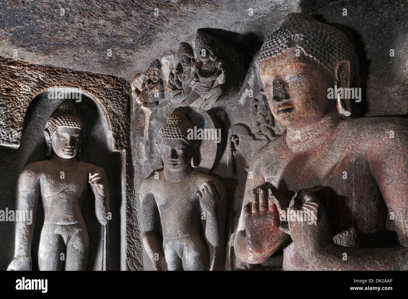 Cave Non 6 Upper : Saint des Saints. Bouddha dans shrinelet dans le Padmasana. Grottes d'Ajanta, Aurangabad, Maharashtra, Inde Banque D'Images