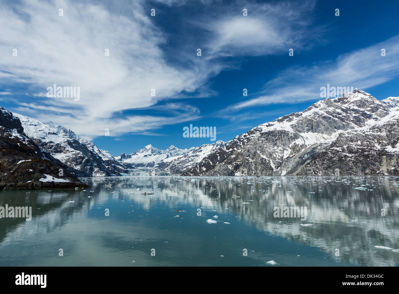 Vue panoramique sur l'entrée de l'Université Johns Hopkins à Glacier Bay National Park Banque D'Images