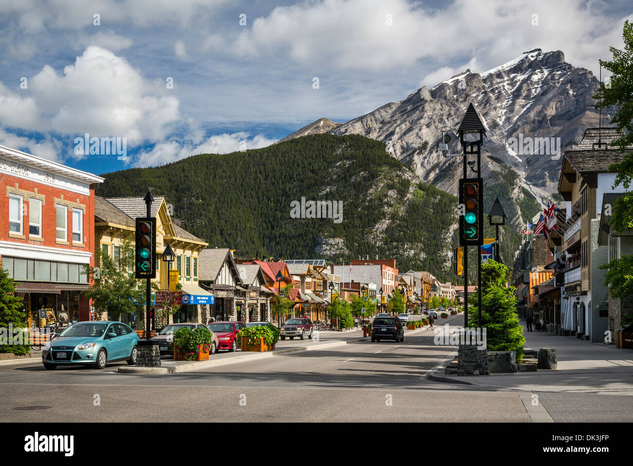 Rue principale à Banff, Alberta, Canada. Banque D'Images