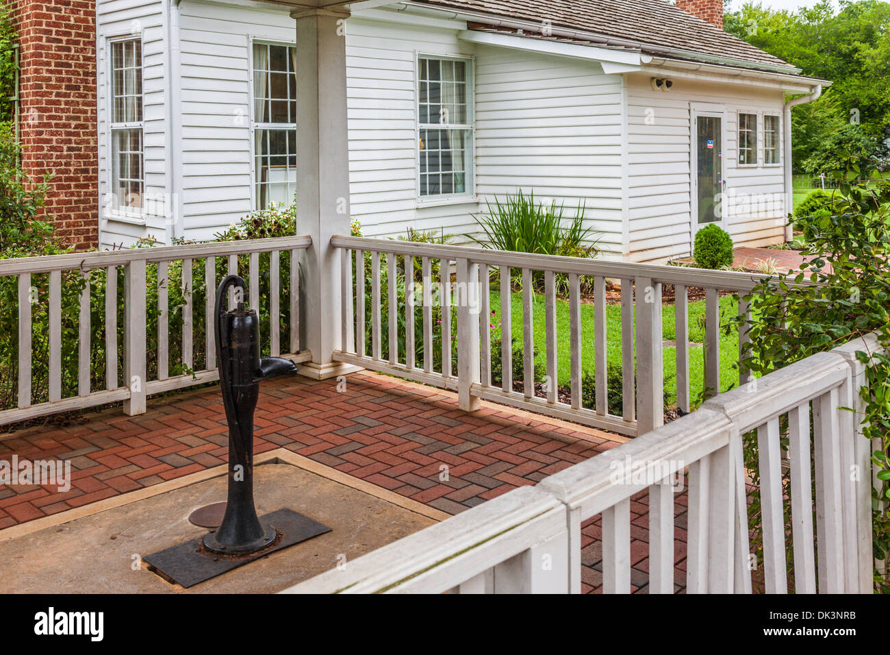 Le puits où Anne Sullivan Macy premier communiqué avec Helen Keller à son lieu de naissance et l'accueil de Florence, Alabama Banque D'Images