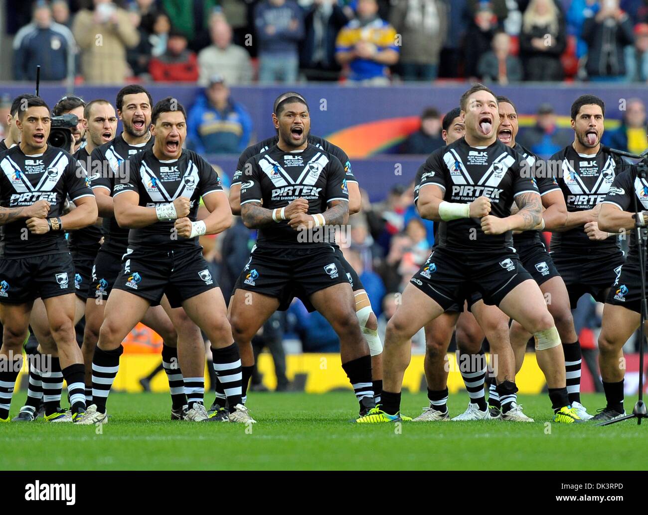 Manchester, UK. 1er décembre 2013. Le Hakka - Nouvelle-Zélande v Australie - Rugby League World Cup Final - Old Trafford - Manchester - Royaume-Uni. Credit : Sport en images/Alamy Live News Banque D'Images