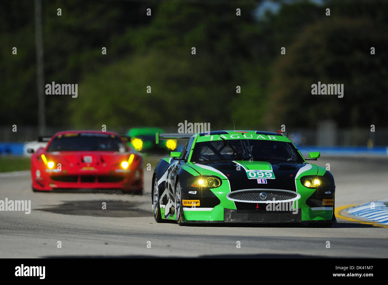 Mar 17, 2011 - Sebring, Floride, États-Unis -# 099 Jaguar XKR Jaguar RSR : BRUNO JUNQUEIRA, Cristiano da Matta, ORIOL SERVIA au cours de la pratique pour les 12 heures de Sebring, en Floride. Sebringin (Crédit Image : © Rainier Ehrhardt/ZUMApress.com) Banque D'Images