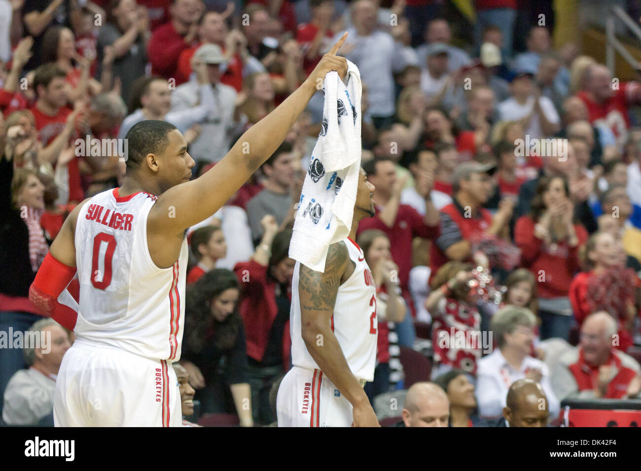 18 mars 2011 - Cleveland, Ohio, États-Unis - l'avenir de l'état de l'Ohio (0) Jared Sullinger célèbre un slam dunk Buckeyes durant la seconde moitié contre Texas-San Antonio. L'Ohio State Buckeyes défait les Texas-San Antonio 75-46 Roadrunners au Quicken Loans Arena de Cleveland, Ohio. (Crédit Image : © Frank Jansky/global/ZUMAPRESS.com) Southcreek Banque D'Images