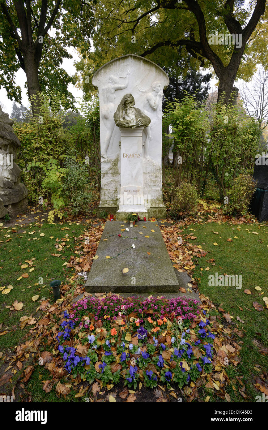 Tombe de Johannes Brahms, compositeur, Zentralfriedhof, cimetière Central,  Vienne, Autriche, Europe Photo Stock - Alamy