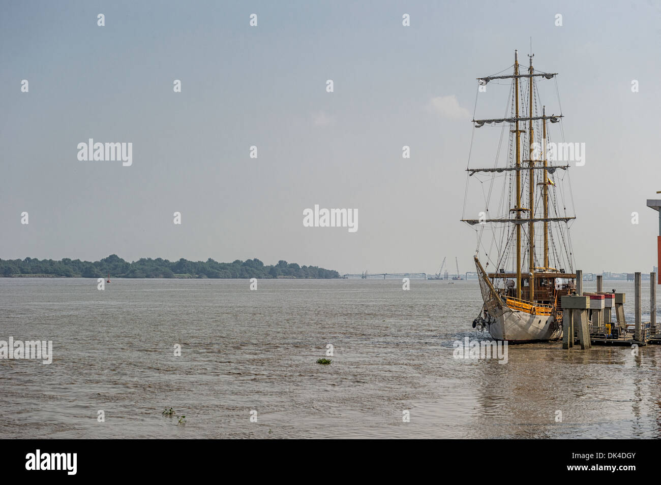 Prendre un voyage sur la rivière avec le bateau pirate Le Capitaine Morgan à Guayaquil, Equateur Banque D'Images