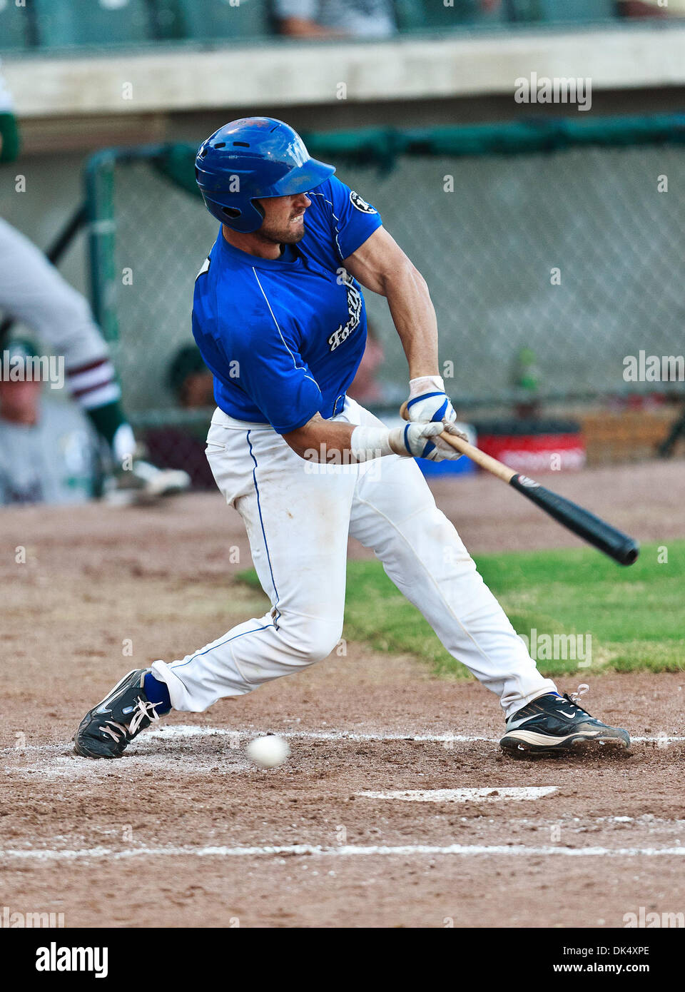 19 juillet 2011 - Fort Worth, Texas, États-Unis - Fort Worth Cats Catcher Kelley Gulledge (21) en action au cours de l'American Association of Independent Professional Baseball jeu entre la Rive-Sud, Railcats et Gary le Fort Worth, à l'historique des chats LaGrave Terrain de baseball à Fort Worth, TX. Gary Southshore bat Fort Worth 7 à 3. (Crédit Image : © Dan Wozniak/ZUMAP Southcreek/mondial Banque D'Images