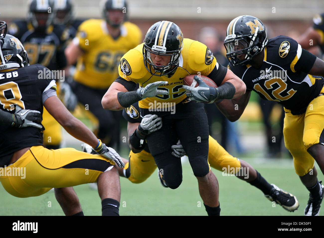 16 avril 2011 - Columbia, Missouri, United States of America - Missouri Tigers tight end Michael Egnew (82) en action au cours de la 2011 Spring noir et or football scrimmage qui est joué pour marquer la fin de la session pratique de printemps. Le jeu a été joué sur Faurot Field au Memorial Stadium sur le campus de l'Université du Missouri à Columbia (Missouri). (Crédit Image : © Scott Banque D'Images