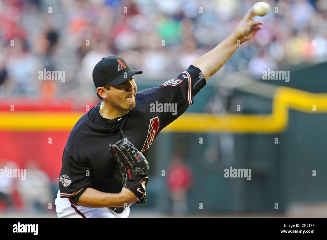 16 avril 2011 - Phoenix, Arizona, États-Unis - le lanceur partant des Arizona Diamondbacks Ryan Saunders (34) offre au cours de la première manche d'un match contre les Giants de San Francisco. Les Géants défait les Diamondbacks 5-3 dans le deuxième d'une série de jeux de trois à Chase Field. (Crédit Image : © Chris Pondy/global/ZUMAPRESS.com) Southcreek Banque D'Images