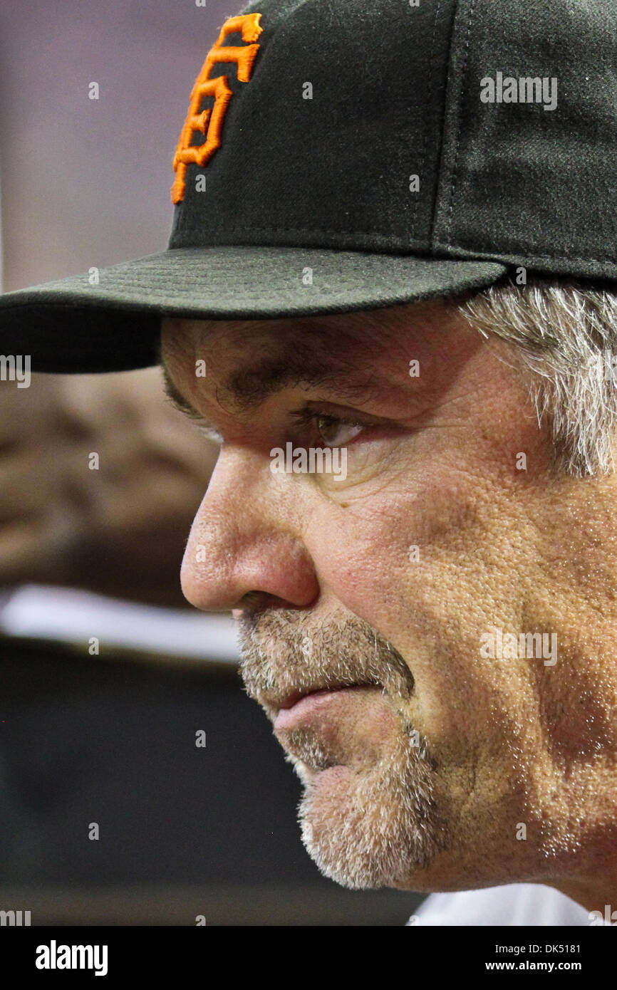 16 avril 2011 - Phoenix, Arizona, États-Unis - San Francisco Giants manager Bruce Bochy observe alors que son équipe joue les Diamondbacks de l'Arizona. Les Géants défait les Diamondbacks 5-3 dans le deuxième d'une série de jeux de trois à Chase Field. (Crédit Image : © Chris Pondy/global/ZUMAPRESS.com) Southcreek Banque D'Images