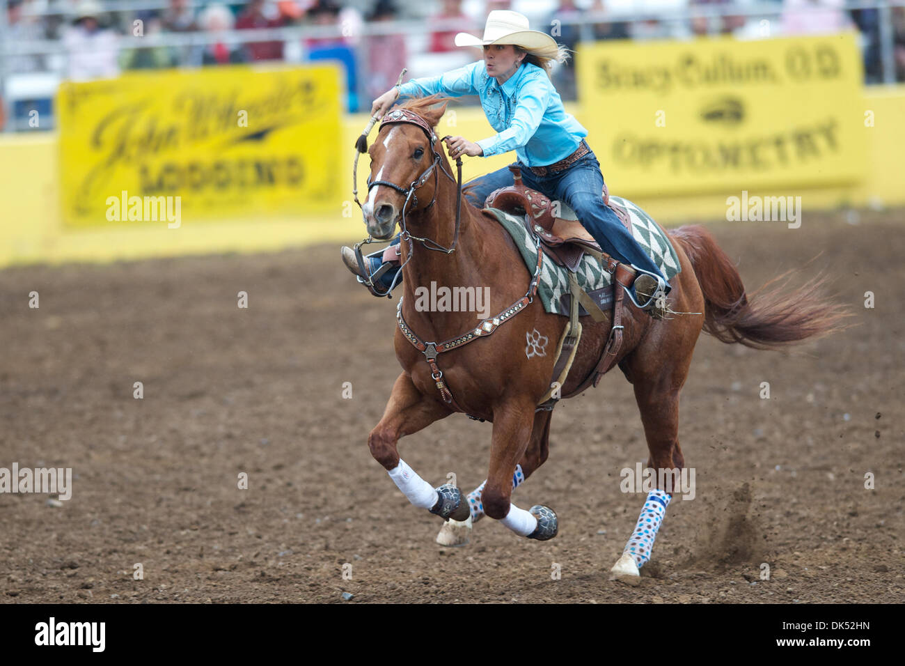 17 avril 2011 - Red Bluff, Californie, États-Unis - Kristen Williams de Carthage, TX participe à la course de barils en 2011 Red Bluff Round-Up au District de Tehama Fairgrounds à Red Bluff, CA. (Crédit Image : © Matt Cohen/ZUMAPRESS.com) Southcreek/mondial Banque D'Images