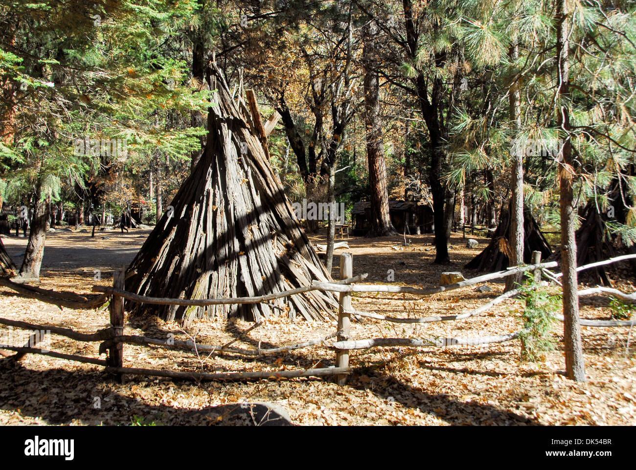 Tipi indien indien au Village de Yosemite National Park en Californie Banque D'Images