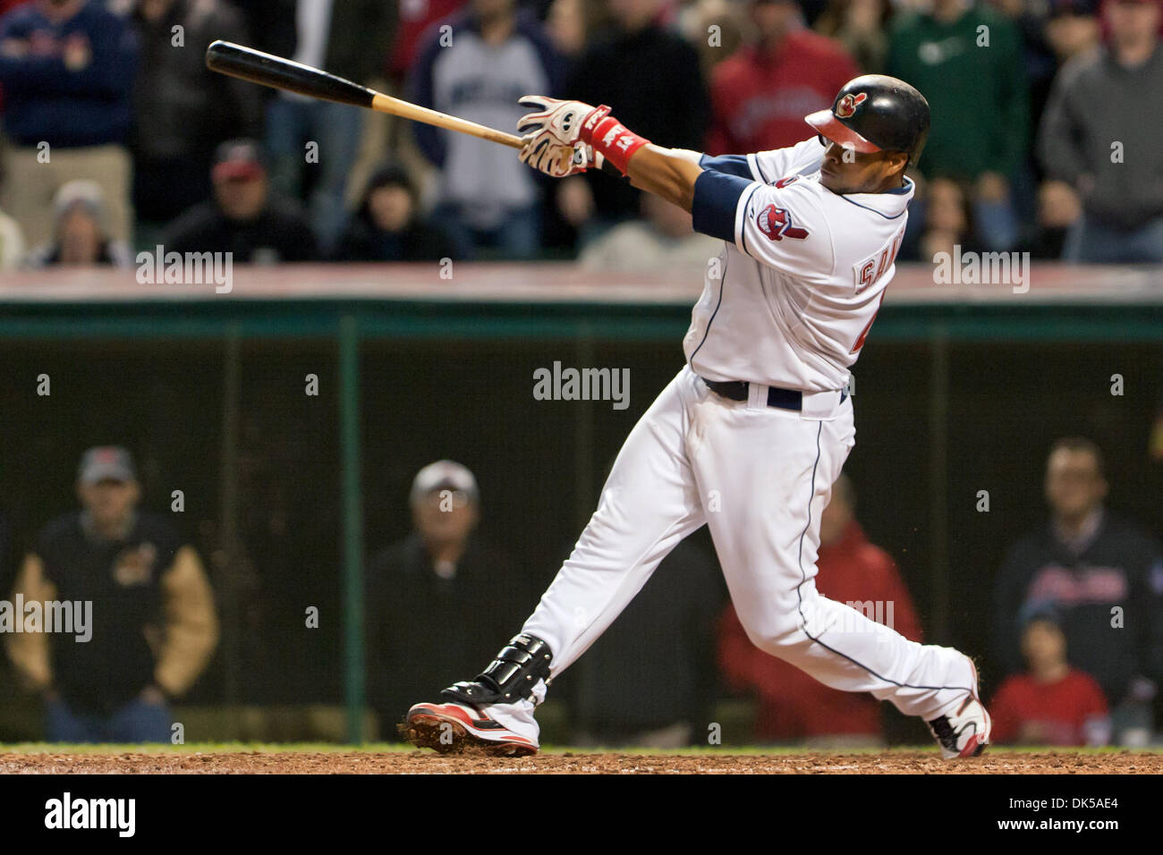 29 avril, 2011 - Cleveland, Ohio, États-Unis - Cleveland catcher Carlos Santana (41) blastes une marche à pied grand slam home run en neuvième manche contre Detroit. Les Indians de Cleveland se sont ralliés à battre les Tigers de Detroit 9-5 au Progressive Field de Cleveland, Ohio. (Crédit Image : © Frank Jansky/global/ZUMAPRESS.com) Southcreek Banque D'Images