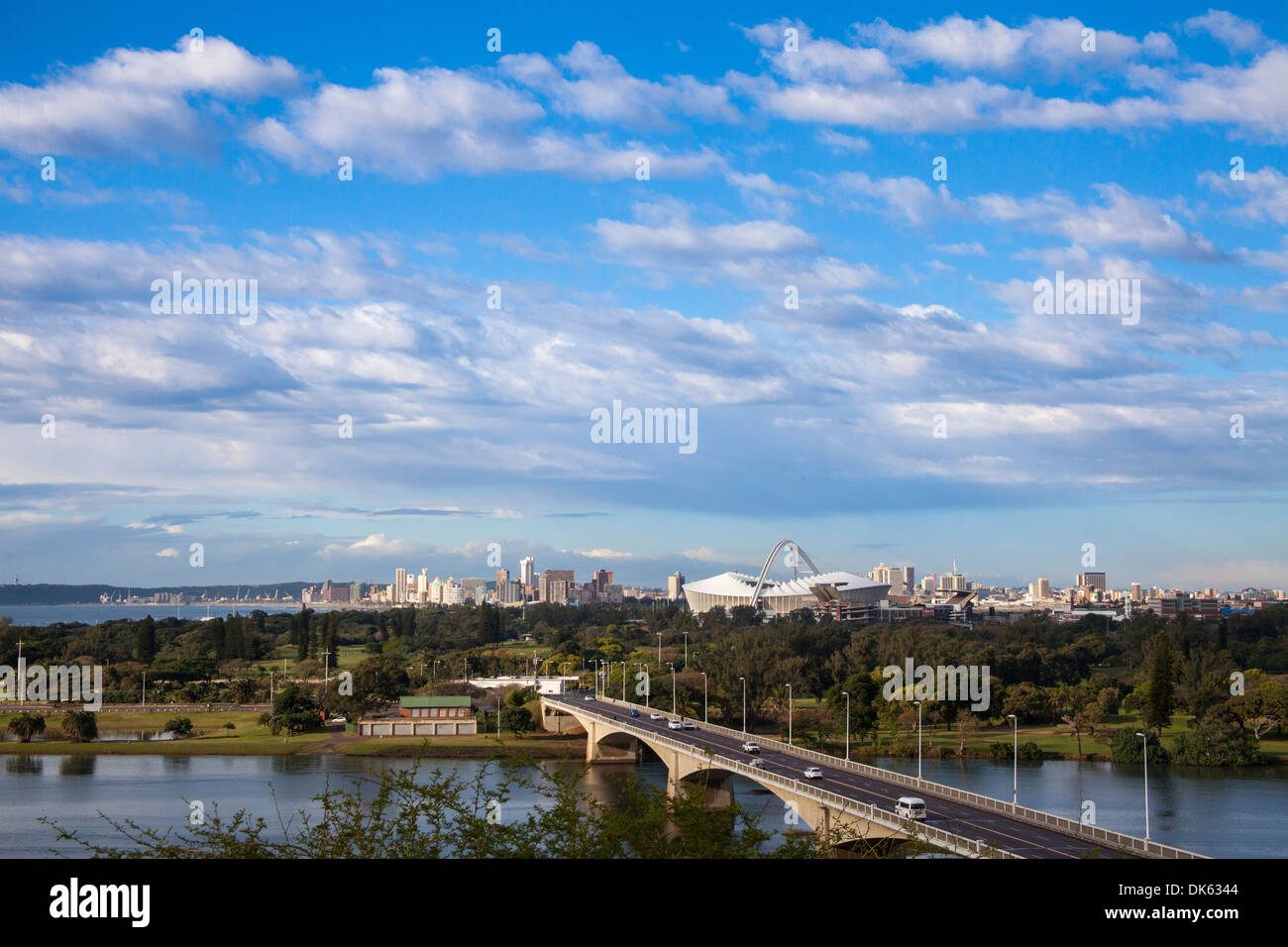 La ville de Durban et le stade Moses Mabhida Banque D'Images