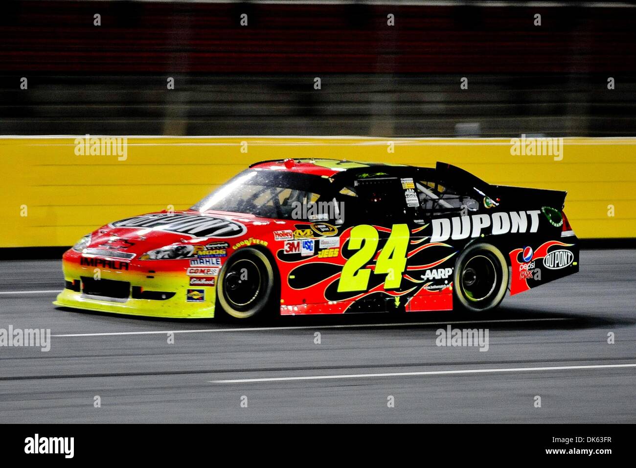 21 mai 2011 - Concord, Caroline du Nord, États-Unis d'Amérique - Sprint Cup Series driver Jeff Gordon (24) au cours de la All Star course sur le Charlotte Motor Speedway à Concord, Caroline du Nord (Image Crédit : © Anthony Barham/global/ZUMAPRESS.com) Southcreek Banque D'Images
