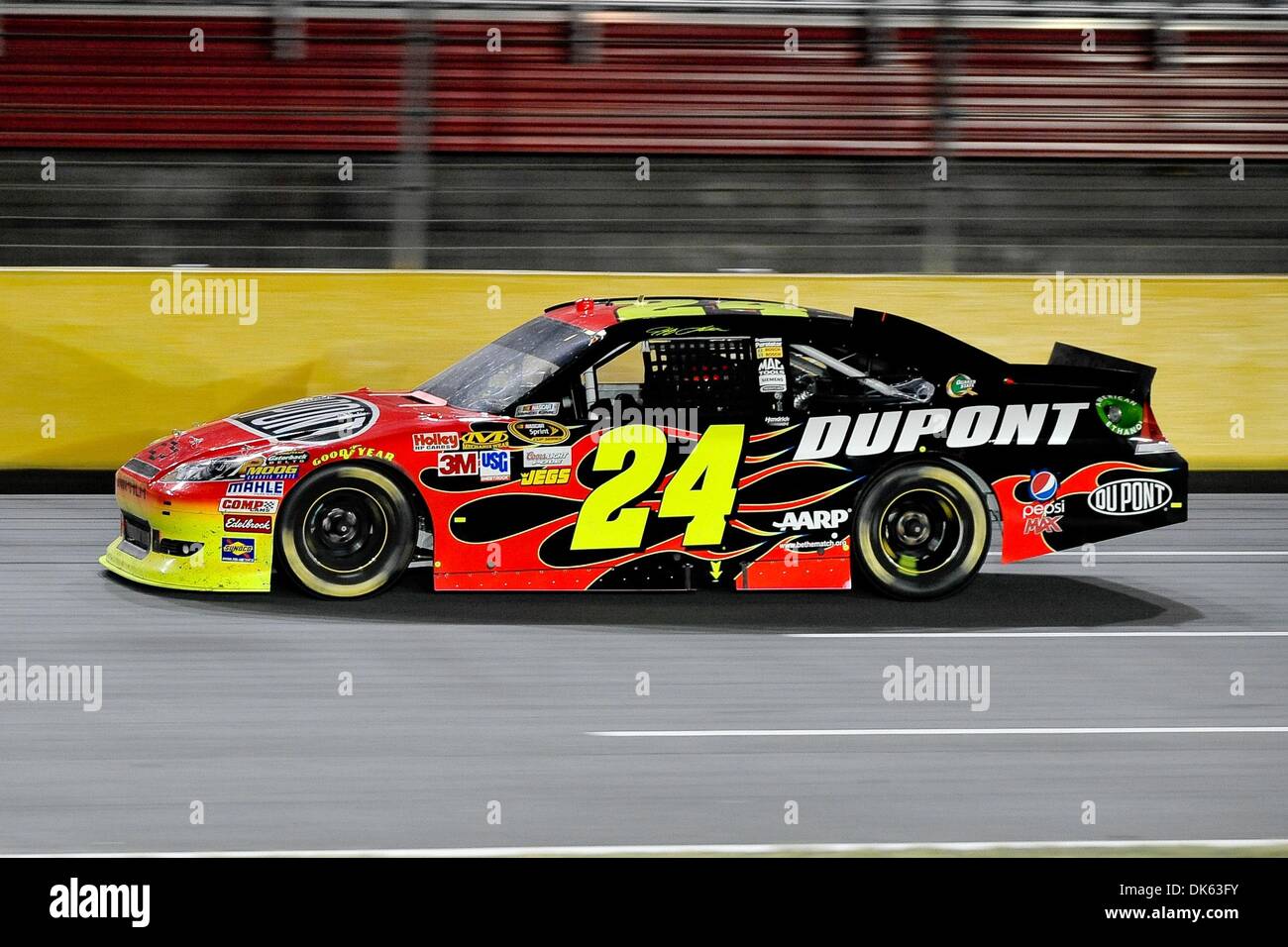 21 mai 2011 - Concord, Caroline du Nord, États-Unis d'Amérique - Sprint Cup Series driver Jeff Gordon (24) au cours de la All Star course sur le Charlotte Motor Speedway à Concord, Caroline du Nord (Image Crédit : © Anthony Barham/global/ZUMAPRESS.com) Southcreek Banque D'Images