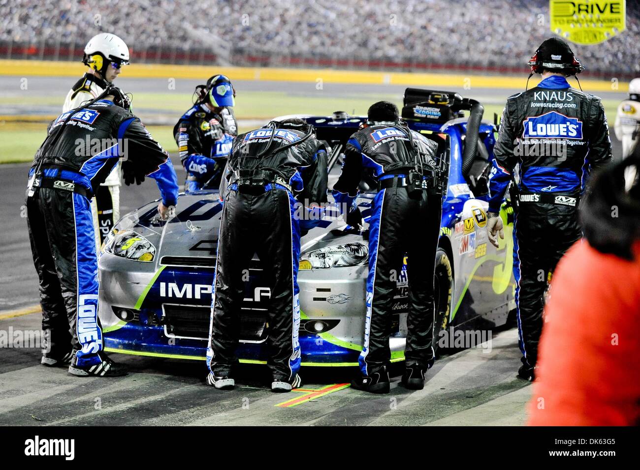 21 mai 2011 - Concord, Caroline du Nord, États-Unis d'Amérique - pilote de la série Sprint Cup Jimmie Johnson (5) au cours de la All Star course sur le Charlotte Motor Speedway à Concord, Caroline du Nord (Image Crédit : © Anthony Barham/global/ZUMAPRESS.com) Southcreek Banque D'Images