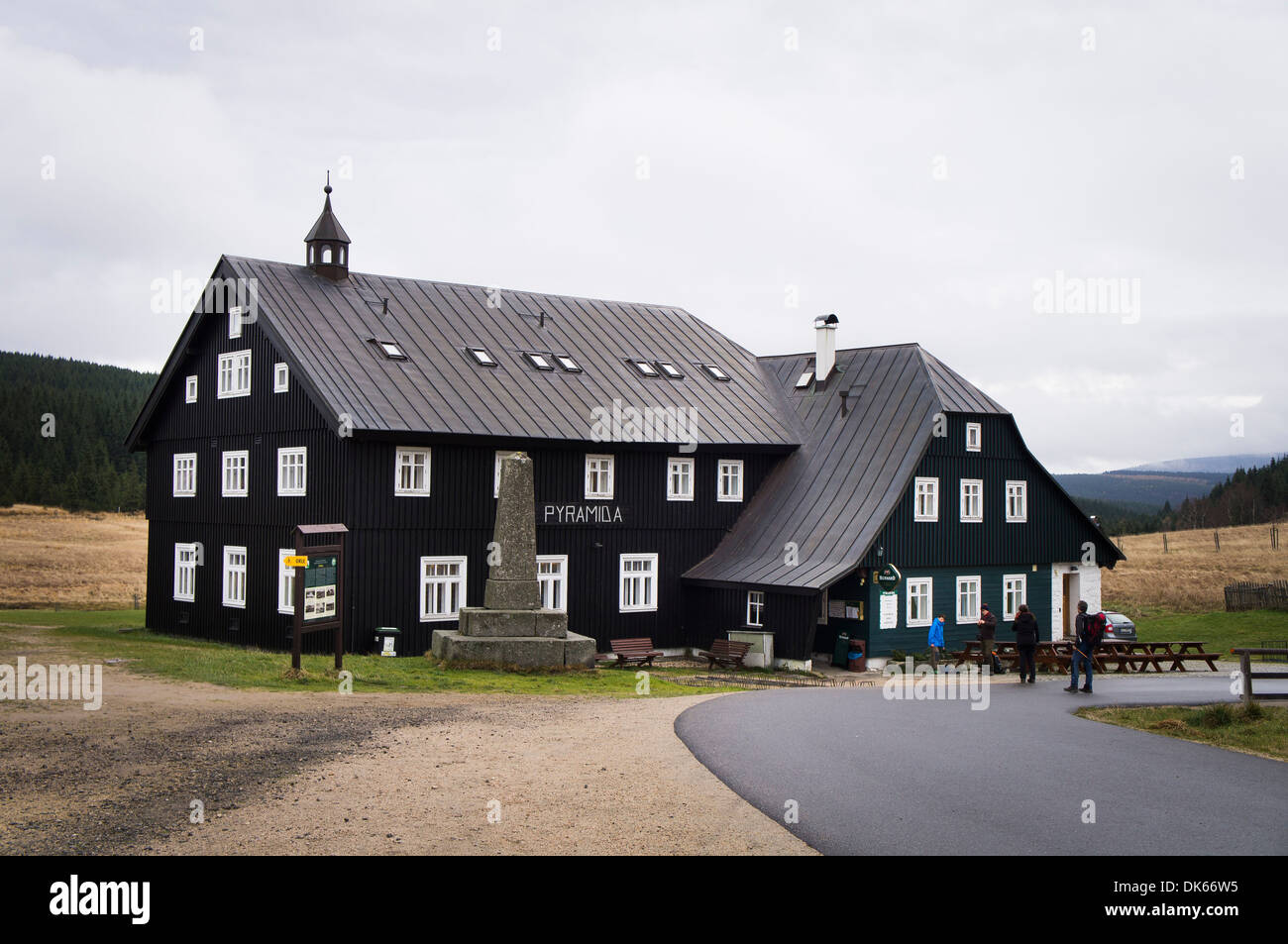 Pyramida hotel, Chalet, pension Banque D'Images