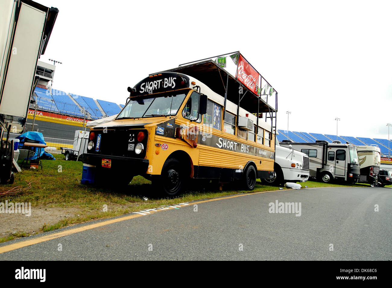 Le 27 mai 2011 - Concord, Caroline du Nord, États-Unis d'Amérique - un camping dans l'infield ventilateur au Coca-Cola 600 à Charlotte Motor Speedway à Concord, Caroline du Nord (Image Crédit : © Anthony Barham/global/ZUMAPRESS.com) Southcreek Banque D'Images