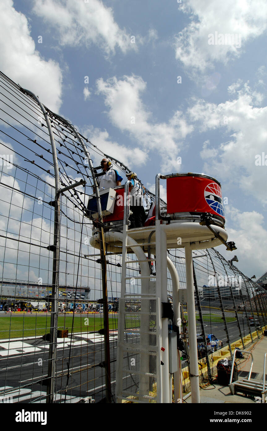 28 mai 2011 - Concord, Caroline du Nord, États-Unis d'Amérique - la hampe de drapeau à l'engrenage supérieur à 300 Charlotte Motor Speedway à Concord, Caroline du Nord (Image Crédit : © Anthony Barham/global/ZUMAPRESS.com) Southcreek Banque D'Images