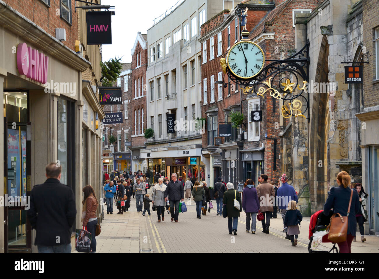 L'horloge de St Martin-le-Grand église sur Coney Street, York, Yorkshire, Angleterre, Royaume-Uni, Europe Banque D'Images